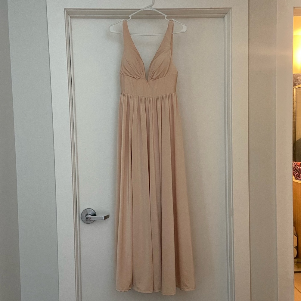 Hebeos gown